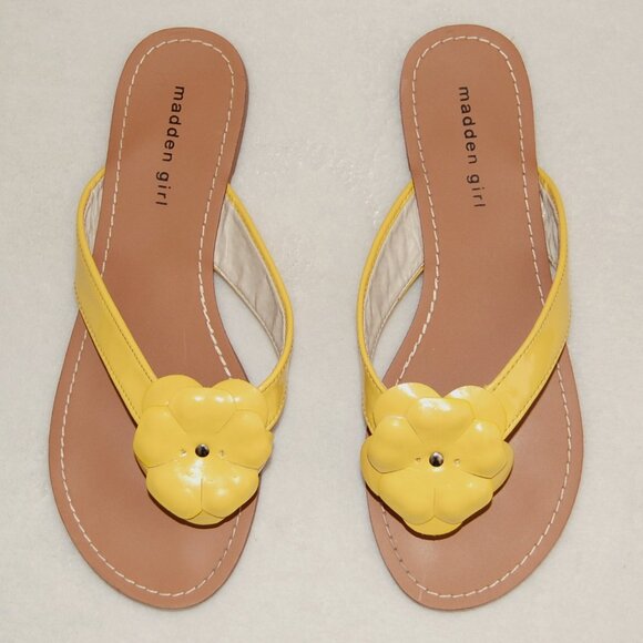 Madden Girl. Yellow Flower Flat Thong Sandals. Women Size 8 - Picture 4 of 6